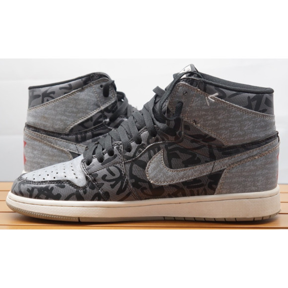 Men’s Size 11 Nike Air Jordan 1 Retro High OG Rebellionaire NICE!! 555088-036 - Picture 6 of 9